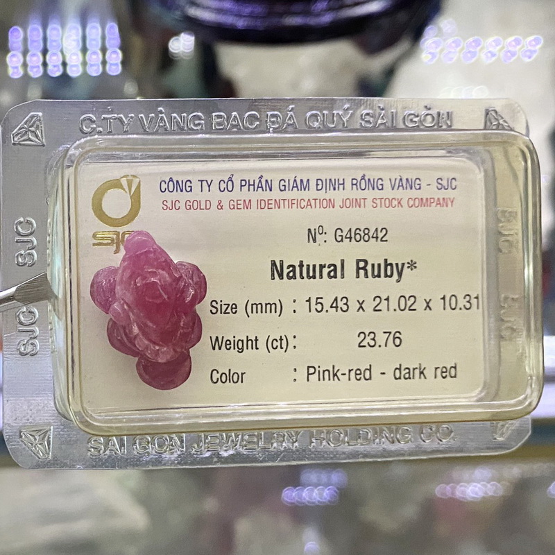 Thiềm thừ đá ruby